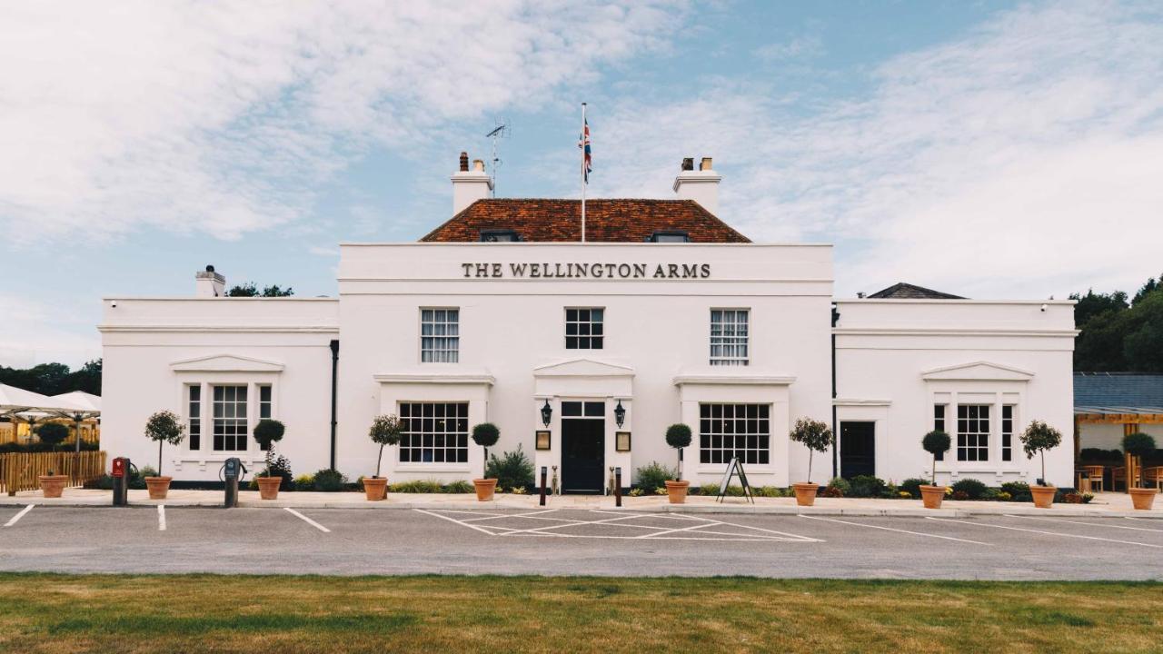 Отель The Wellington Arms - Basingstoke-Reading Heckfield Экстерьер фото