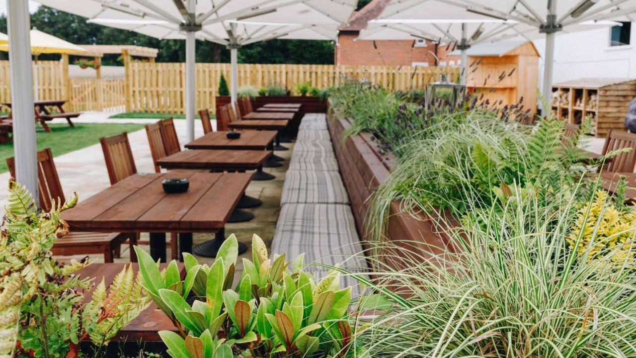 Отель The Wellington Arms - Basingstoke-Reading Heckfield Экстерьер фото