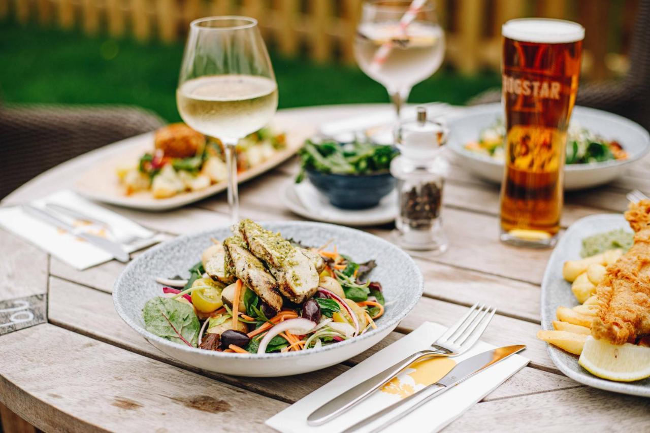 Отель The Wellington Arms - Basingstoke-Reading Heckfield Экстерьер фото