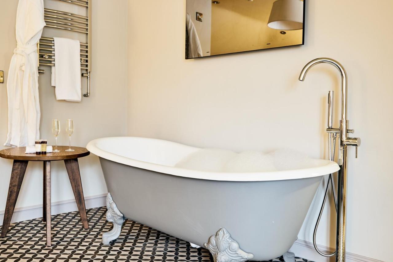 Отель The Wellington Arms - Basingstoke-Reading Heckfield Экстерьер фото